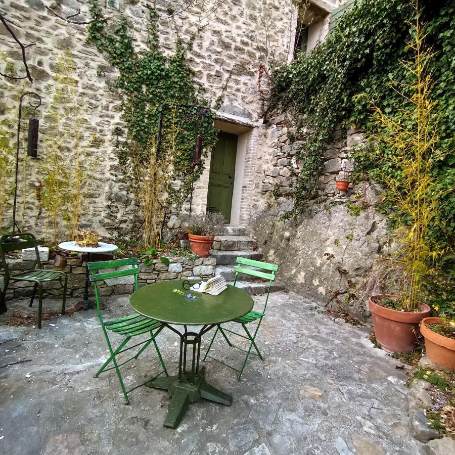 Bed and Breakfast La Fontaine Bargème Exterior foto
