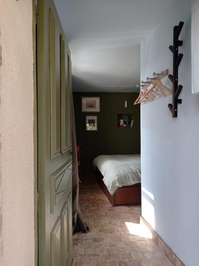 Bed and Breakfast La Fontaine Bargème Habitación foto